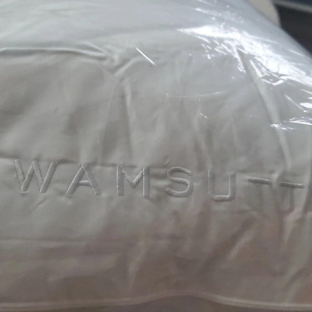 Brand New Wamsutta Medium Support Pillow - White. Standard/Queen.